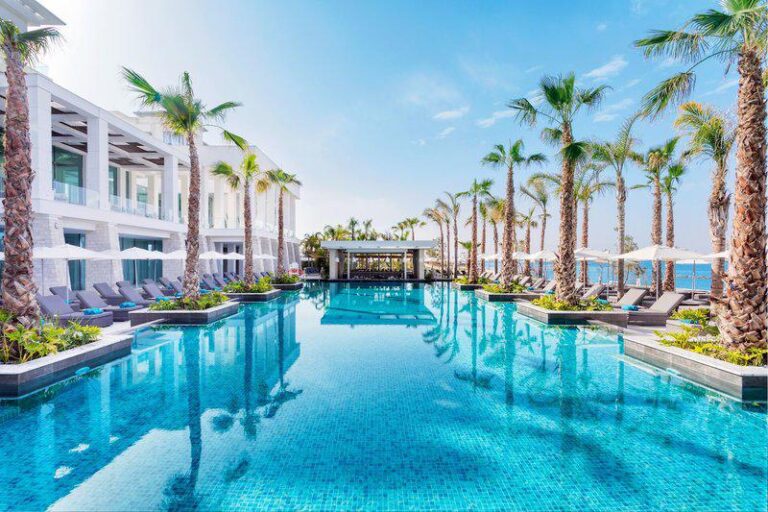 Het amavi madefortwo hotel op cyprus