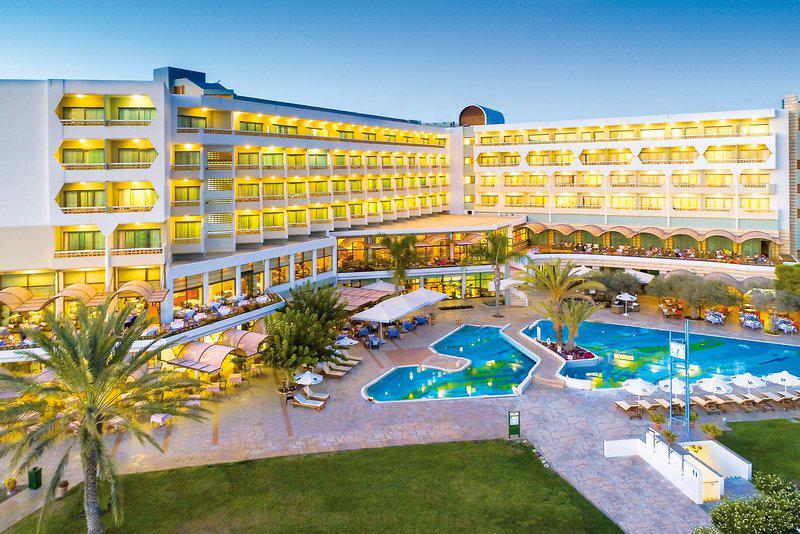 Gebouw van Constantinou Bros Athena Royal Beach