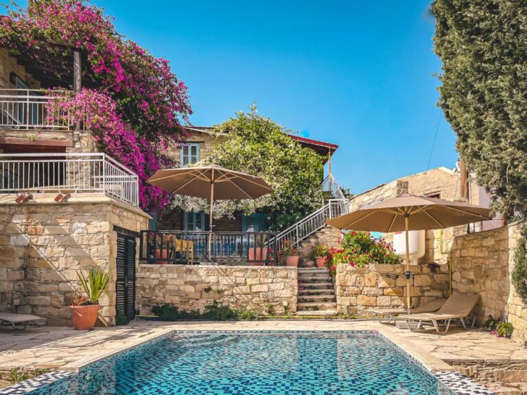 Zwembad bij Cyprus Villages Traditional Houses