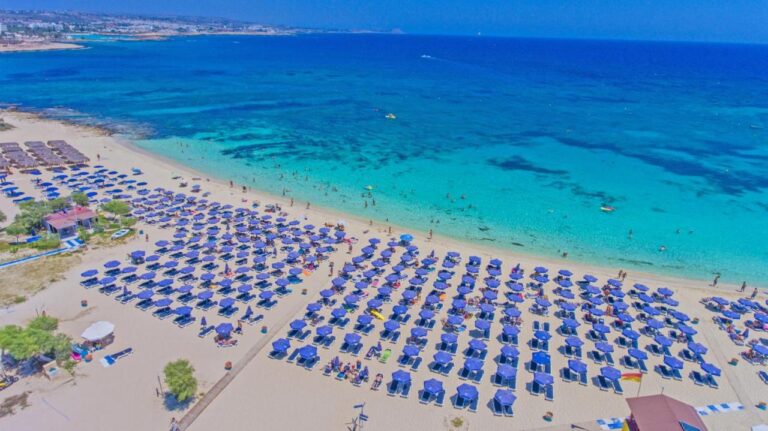 Het chrysomare beach hotel op cyprus
