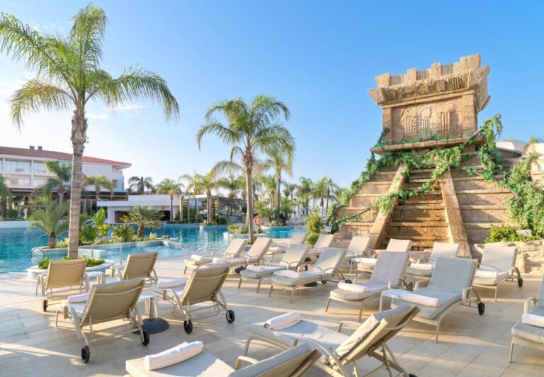 Olympic lagoon resort in paphos op cyprus