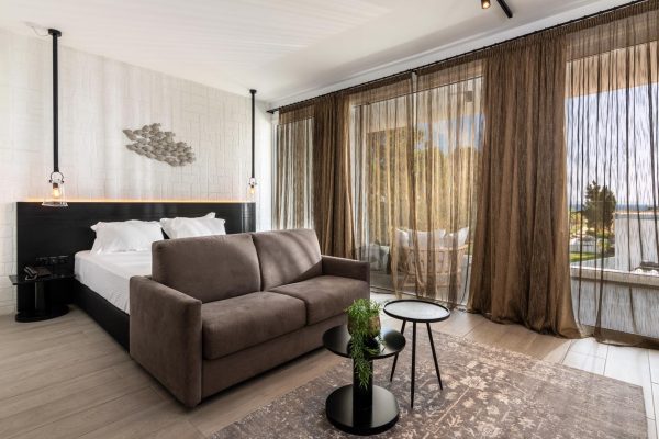 suite met balkon bij Abacus Suites
