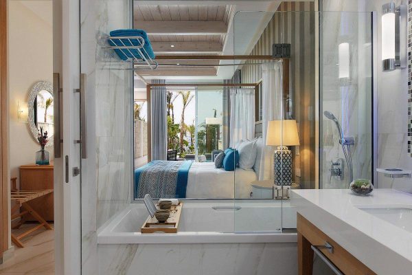 Swim up kamer van Amavi Madefortwo