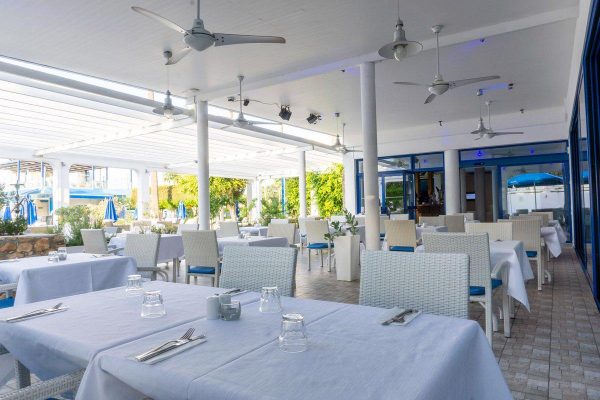 Terras restaurant Anonymous Beach