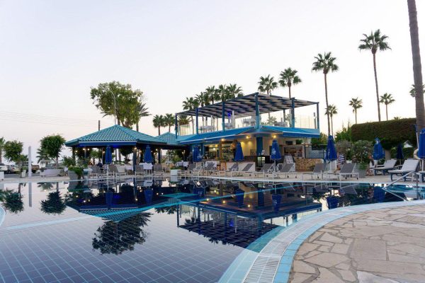 Anonymous Beach bar en zwembad