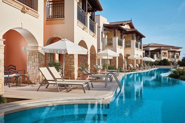 Atlantica Aphrodite Hills Swim-up room