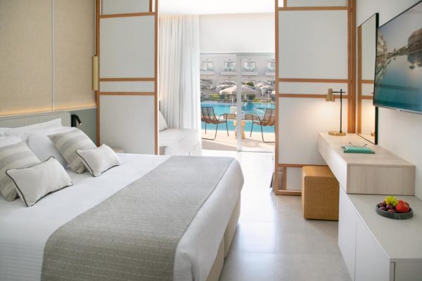 Swim-up room Atlantica Aqua Blue