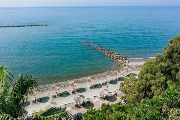 Strand bij Atlantica bay