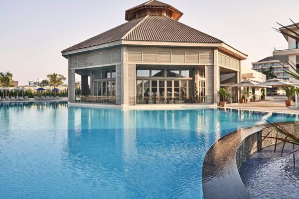 Atlantica Mare Village Ayia Napa restaurant buitenaanzicht