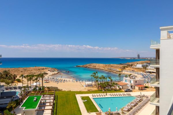Het chrysomare beach hotel op cyprus