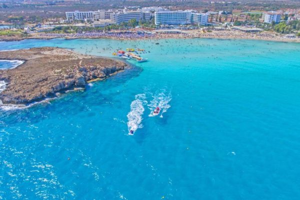 Het chrysomare beach hotel op cyprus