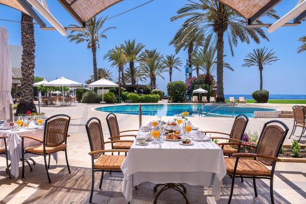 Terras van Constantinou Bros Athena Beach