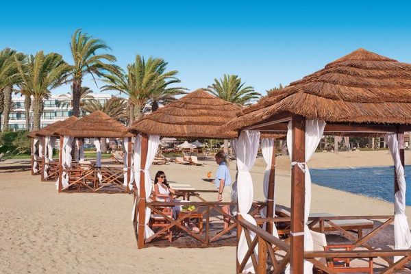 Strand van Constantinoua Bros Asimina Suites