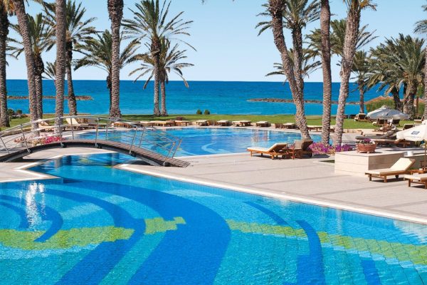 Zwembad van Constantinoua Bros Asimina Suites