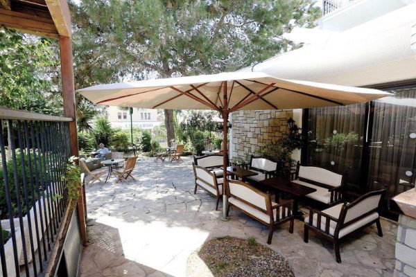 Terras van Dionsyos Central