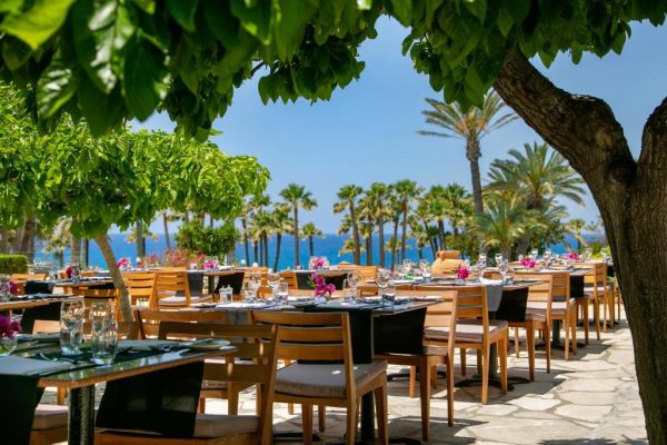 Terras met uitzicht op zee Hotel Azia