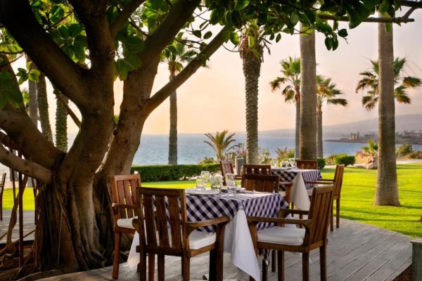 Terras van Hotel Azia