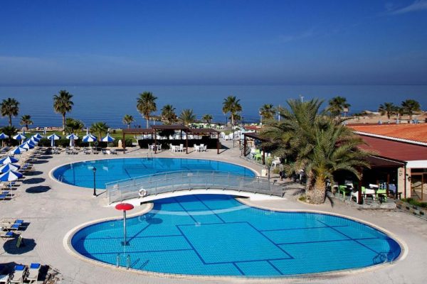 Zwembad van Kefalos Beach Tourist Village