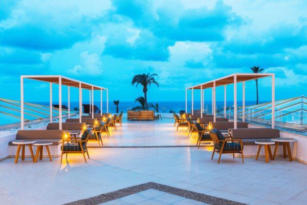 Lounge van Leonardo Laura Beach en Splash Resort