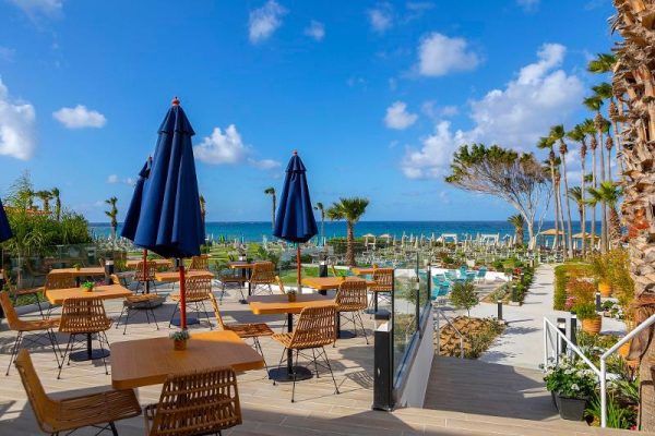 Terras van Leonardo Plaza Cypria Maris Beach en Spa