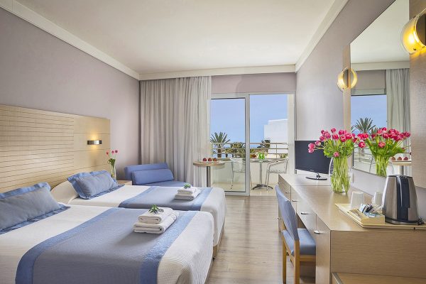 Kamer van Louis ledra beach