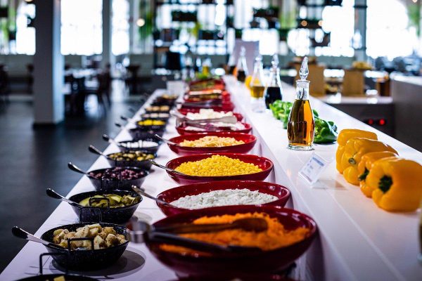 Buffet van Louis Phaethon Beach