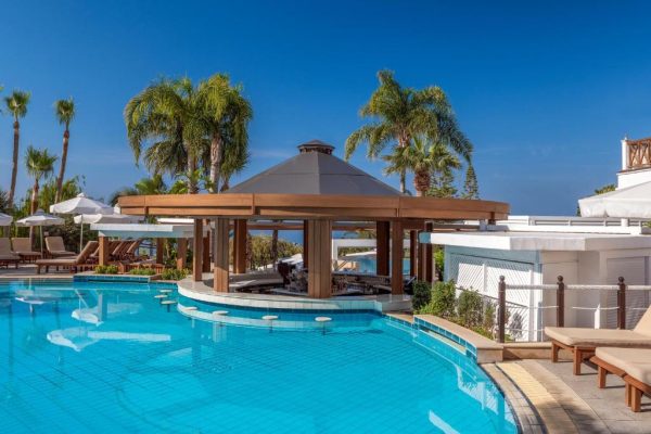 Poolbar bij zwembad van Mediterranean Beach