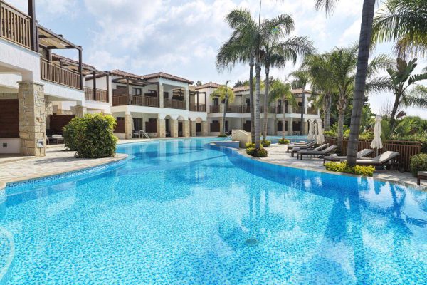Zwembad van Olympic Lagoon Resort