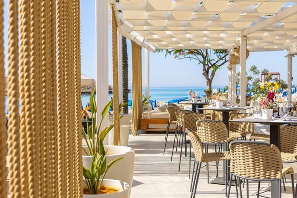 Beachbar bij Pavlo Napa Beach