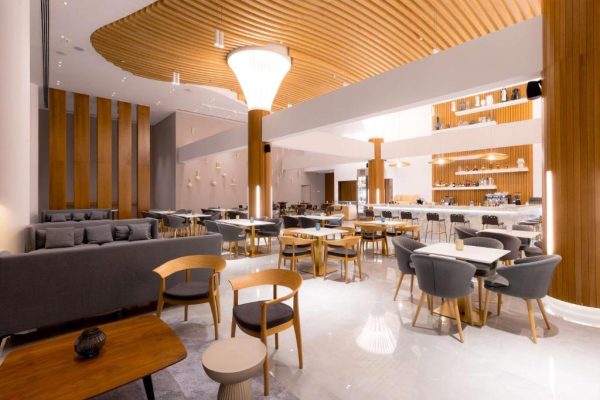 Bar van Radisson Beach Resort Larnaca