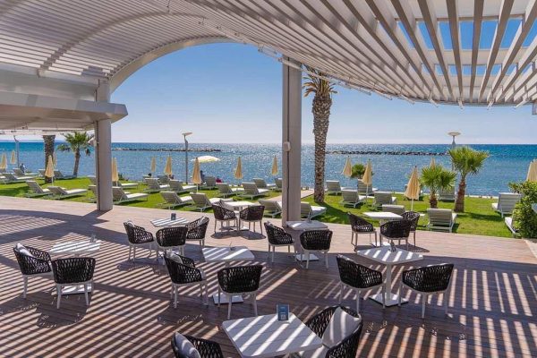 Terras van Radisson Beach Resort Larnaca